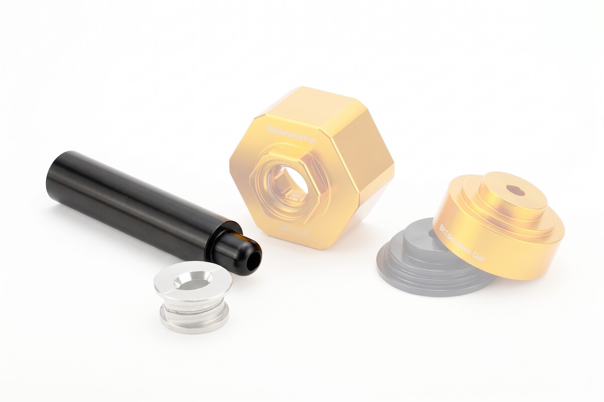 Enduro Bearings Expander shaft for use with the split BB bearing pullers and the BRT-040 toolkit